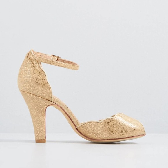 Modcloth Chelsea Crew Scallop Your Alley Heel - Picture 2 of 10